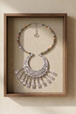 Hilal Necklace Framed Shikhazuri